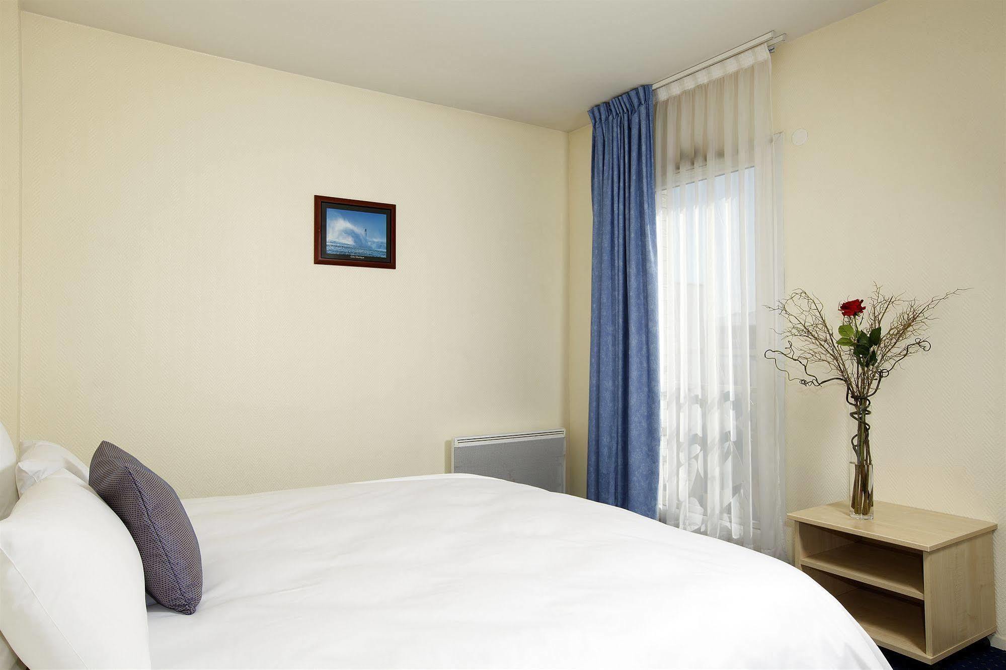 Appart'City Pontoise Cergy-Le-Haut Exterior photo
